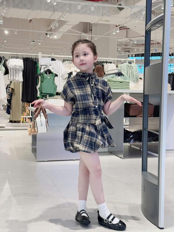 Set Áo Sơ Mi Tay Hến Kẻ Xanh Đen Cổ Buộc Nơ Xinh, Kèm Chân Váy Kiểu Bồng Bí Cho Bé Gái 10-27Kg