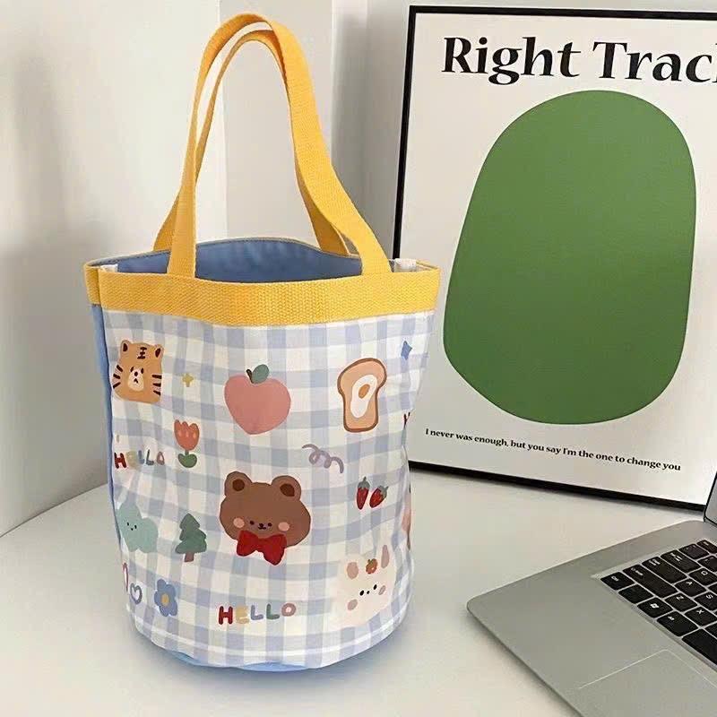 ￼Túi xách canvas, túi đựng bình nước 2L hoạ tiết graffiti dễ thương phong cách Hàn Quốc cho nữ, túi đựng cơm văn phòng, women Bag Tre