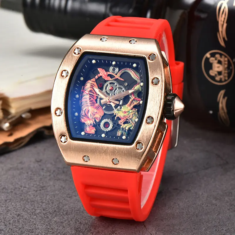 Hengbolong's new Dragon Tiger Play Pearl transparent hollow watch men's wine barrel d quartz watch fashion watch batch