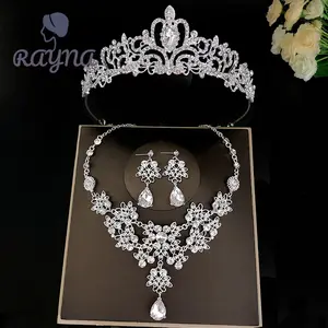 RAYNA Set Tiara Pengantin dengan Kit Anting & Kalung Aksesori Rambut Kristal Mewah Handmade untuk Pesta Prom Baru