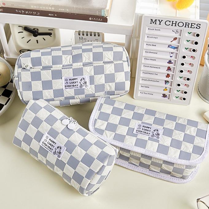 Hộp Đựng Bút Caro Xám Trắng