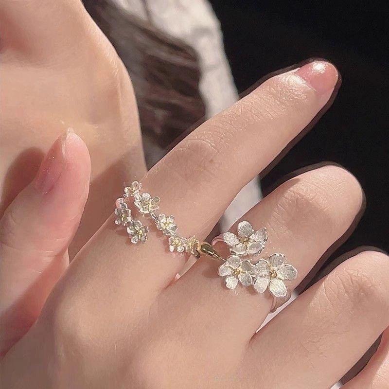 Product Introduction of Blossoms resembling Jinshan camellia, best friend pairing ring, niche design, light luxury, simple temperament, adjustable ring opening 0