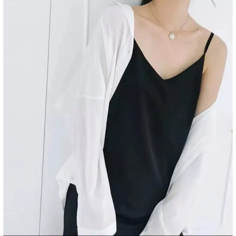 Đầm Lovito maxi 2 dây dáng dài chất lụa mềm cổ V xẻ tà tôn dáng cực xinh 1