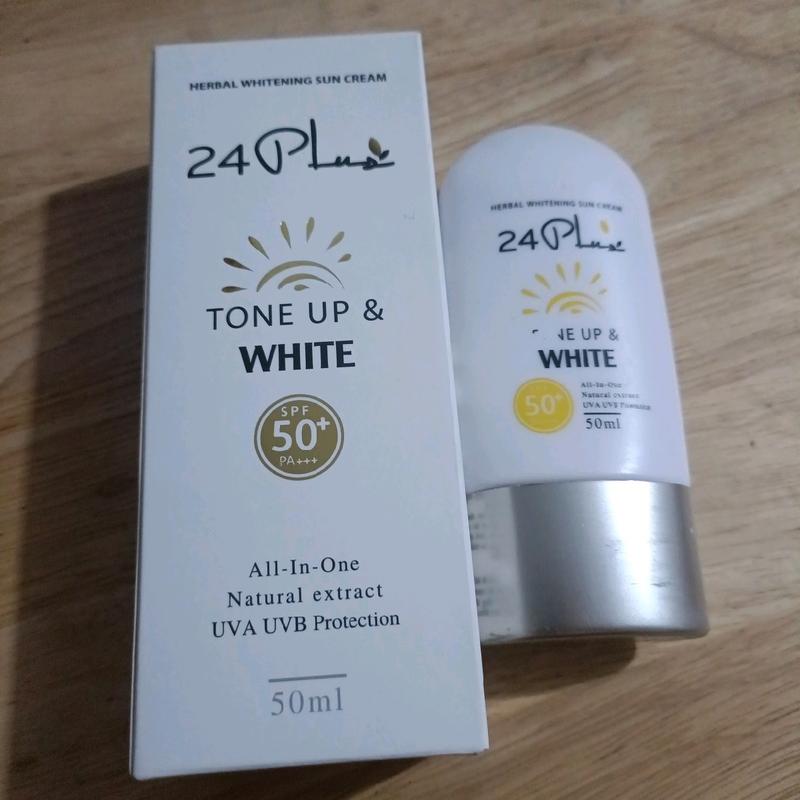 kem chống nắng 24 plus tone up & white SPF 50+ 2