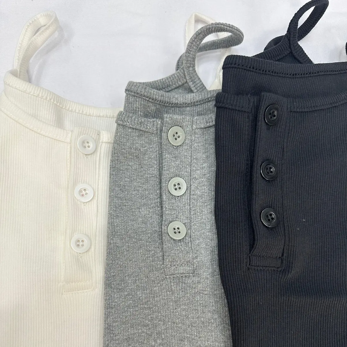 Áo 2 DÂY CÚC CÀI lai bầu thời trang nữ Women Top (Không mút) Thun gân tăm | BigBuy360 - bigbuy360.vn Áo 2 DÂY CÚC CÀI lai bầu thời trang nữ Women Top (Không mút) Thun gân tăm | BigBuy360 - bigbuy360.vn