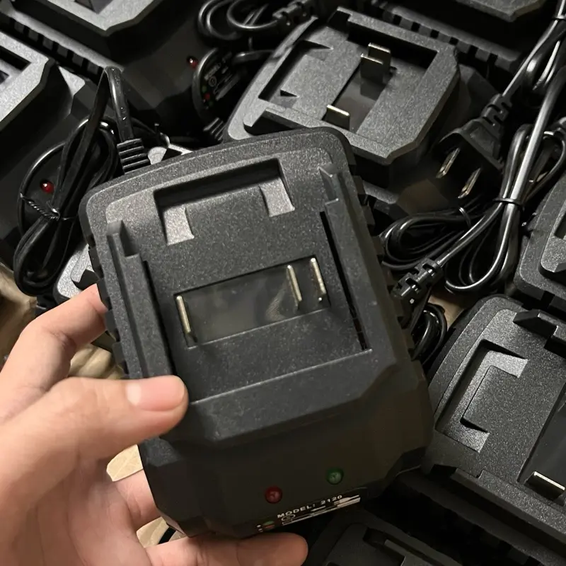 ￼Sạc đế gài Makita 18-21v 2A chân thông dụng 1