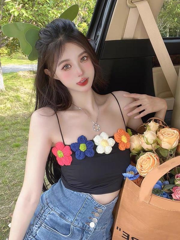 Áo Hai Dây Croptop DaaLaa Store, Hoa Len Móc Siêu Xinh Blossom A5365