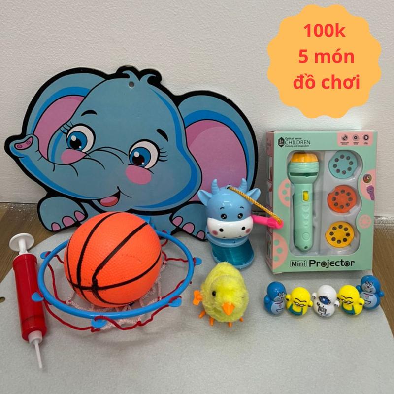 Combo 100k 5 Món Đồ Chơi Cho Bé Gồm 1 Bóng Rổ Treo Tường Mini, 1 Đèn Pin Chiếu 80 Hình, 1 Đèn Lò Xo, 1 Gà Vặn Cót, 5 Lật Đật Mini