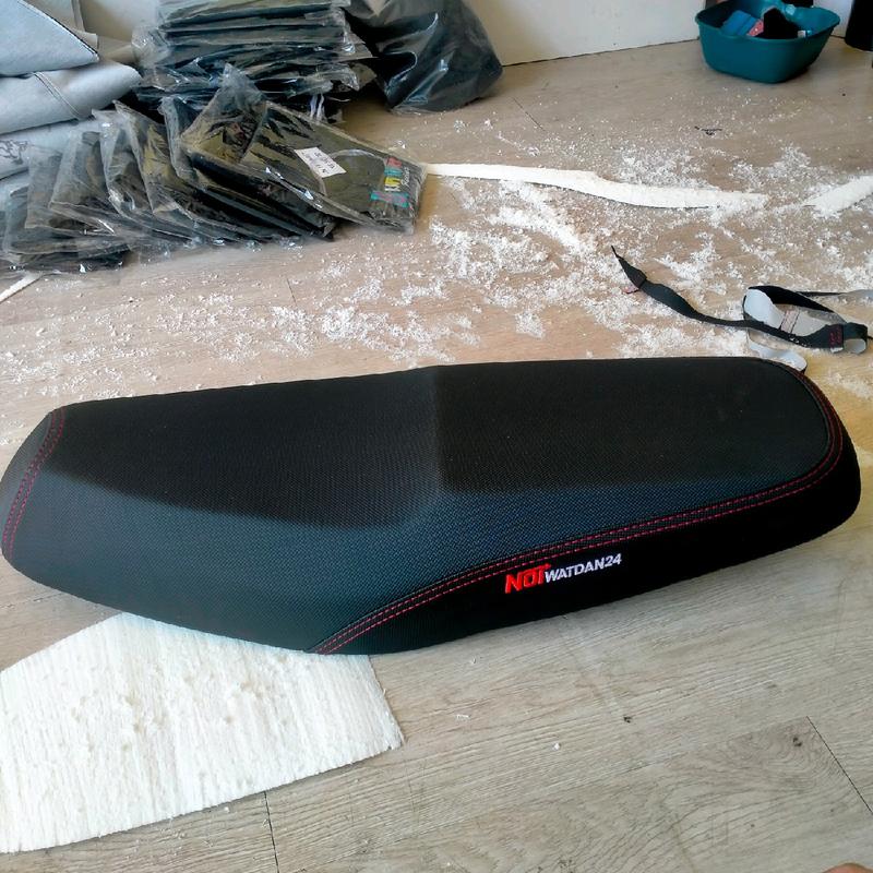 Yên Gọt 2 Tầng chỉ đỏ có chữ 2 bên. Yên Wave RS 100 Wave alpha 50 100 wave S100. Phụ Kiện Phụ Tùng.