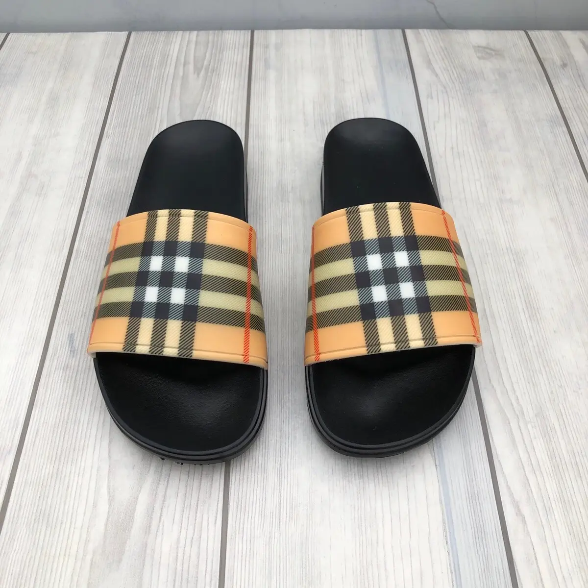 Dép Lê BB Đế Đúc Nguyên Khối Nam Nữ Size 35-42 Màu Sáng Đi êm Ái Nhẹ Nhàng Không Thấm Nước Slipper