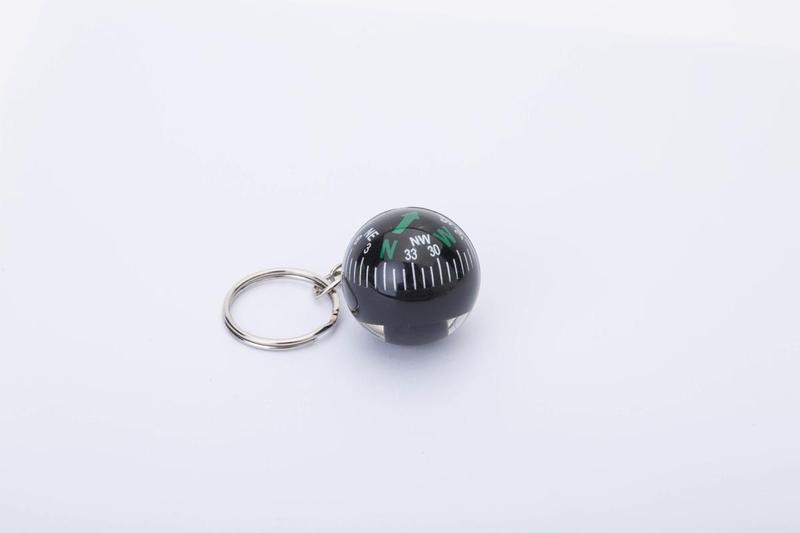 Product Introduction of Size 28mm Type-R Keychain Luggage Accessories Compass Pendant Mountain Climbing Outdoor Climbing Camping Travel Supplies, Car Key Pendant 2
