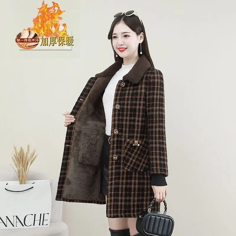 Áo Khoác Độn Lót Lông Cừu, Áo Khoác Mỏng Lưới Mùa Đông Của Phụ Nữ, Trang Phục Của Mẹ, Ngoại Cỡ, Dài Trung Bình Phong Cách Phương Tây, Áo Khoác Ấm