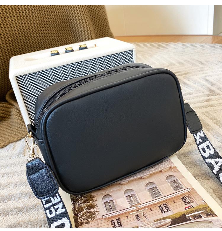Product Introduction of Bag Women's Bag 2024 New Small Square Bag Women's Shoulder Bag Fashion Crossbody Bag Small Bag Coin Purse 4