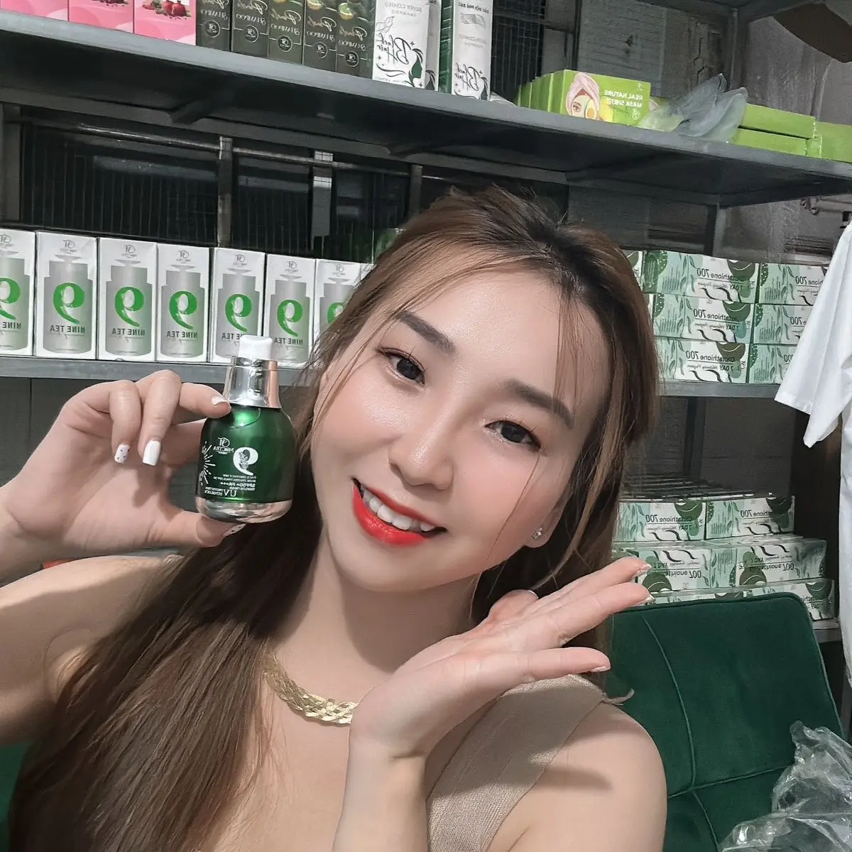 Mua 1 Chống Nắng Tặng 1 Nước Hoa