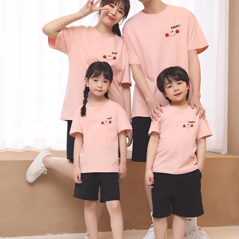 Set áo thun gia đình 3-4-5 người cao cấp hoạ tiết HAPPY LUCK chất vải cotton cao cấp. 0