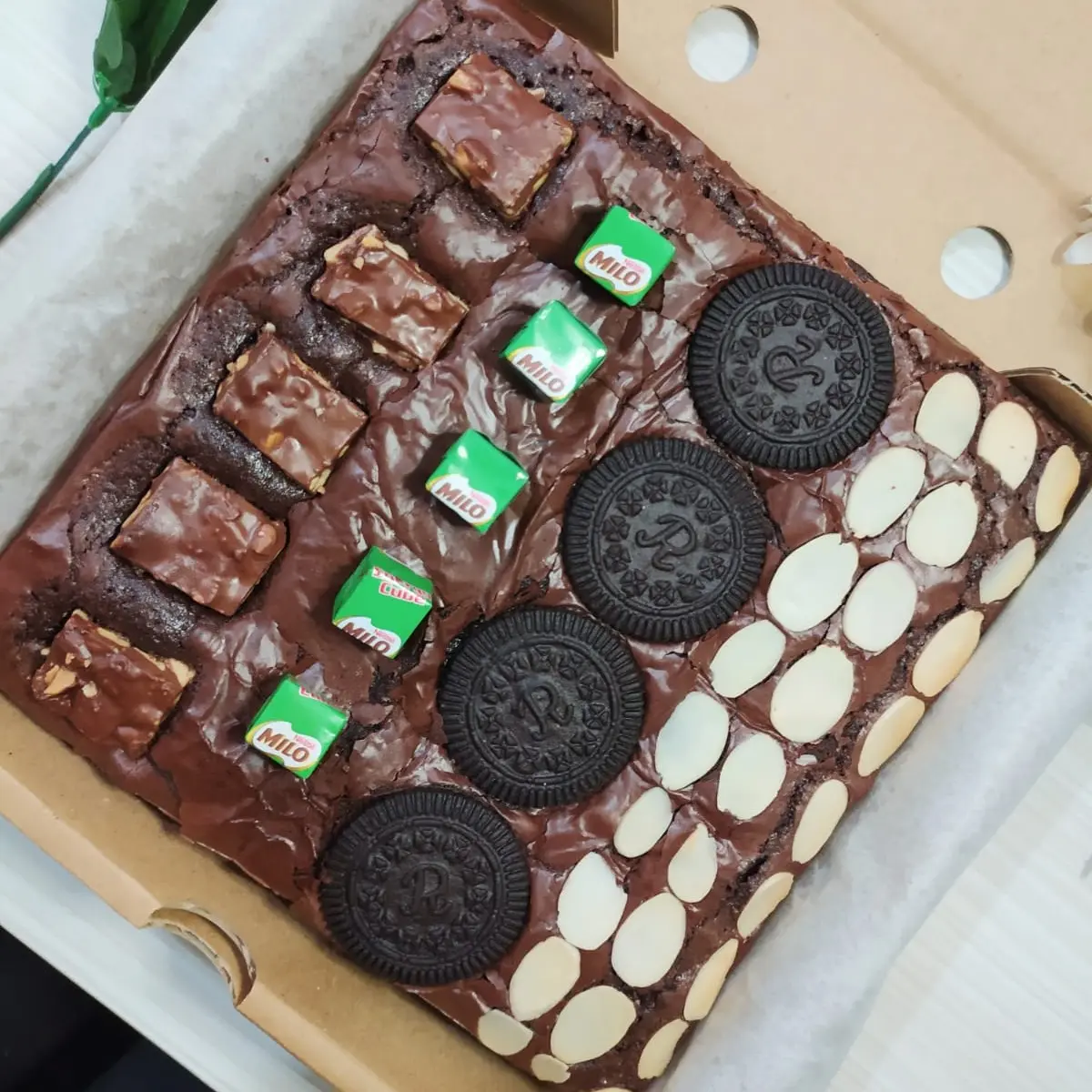 Topping Almond Oreo Silverqueen Milo