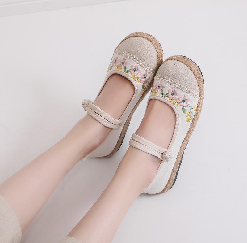 Product Introduction of 2025 Summer New Beijing Traditional Embroidered Shoes Women's Embroidered Linen Cloth Shoes Ethnic Style Shallow Mouth Embroidered Shoes 3