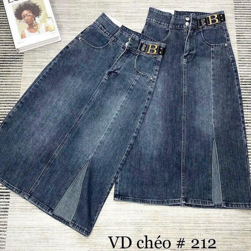 Chân váy jean dáng dài xẻ vạt lệch mac da chữ B , chất jean co giãn, màu xanh bụi basic dễ phối đồ, phom chữ A hách dáng và che mọi khuyết điểm