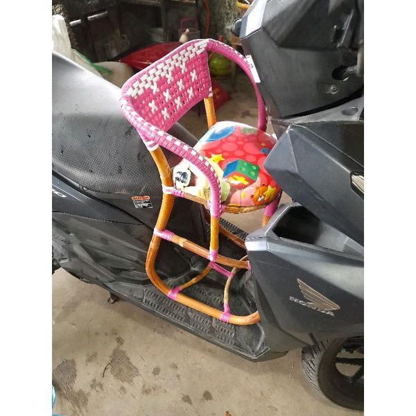 Kursi Rotan Boncengan Anak Motor Matic Tanpa Sabuk Pengaman Sintetis 7