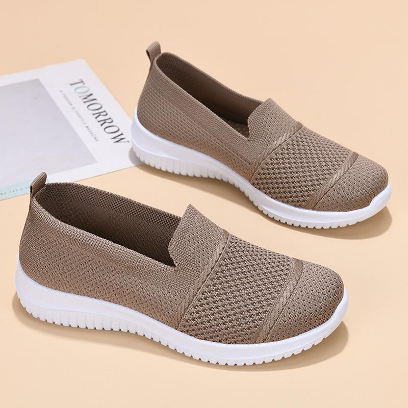 Product Introduction of Giày Nữ, Thiết Kế Đặc Biệt, Hàng Mới Về, Ngoại Cỡ, Chất Liệu Flyknit Thoáng Khí, Giày Đế Bằng, Thích Hợp Đi Làm, Bề Mặt Lưới, Mỏng, Phong Cách Đi Chơi 1