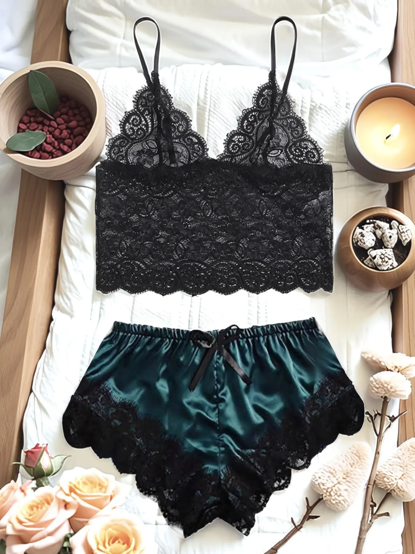 Women's Floral Lace Cami Top & Elastic Waist Shorts Lingerie Two-Piece Set, Comfy Breathable V Neck Camisole & Shorts, Lingerie Set for Women