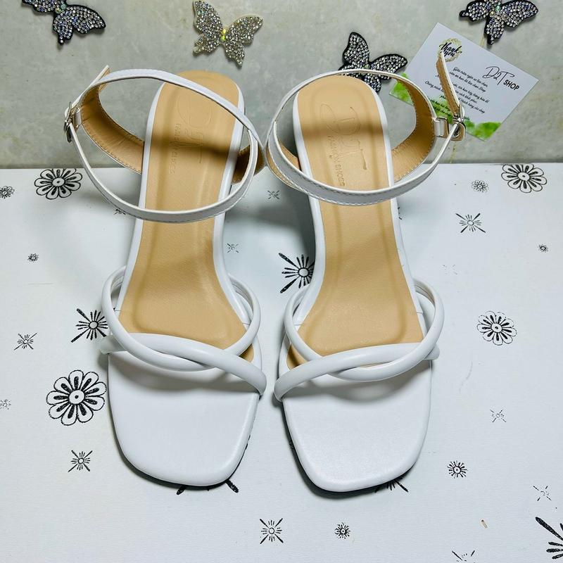 Product Introduction of Giày Cao Gót Nữ  7 Phân Đ2T ms51 Bigsize 35~45 Sandanl Quai Mảnh Thời Trang Chất Liệu Da Mềm Mix Gót Nhọn 7cm Shoes 4