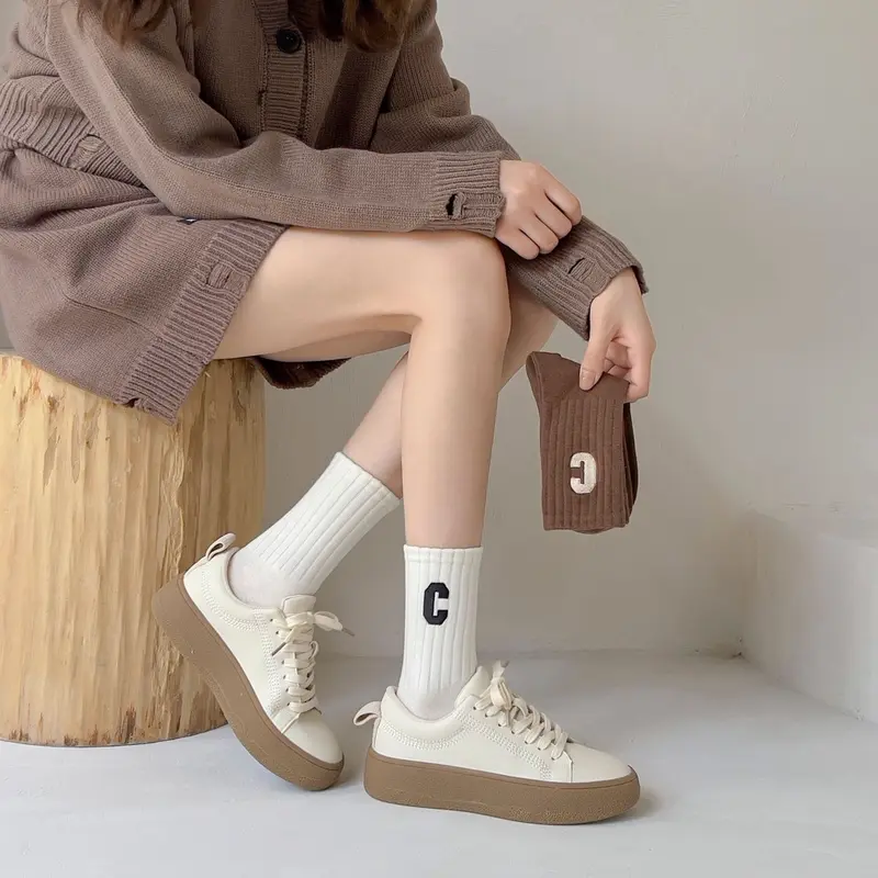 Set 5 Đôi Tất Cao Cổ Tông Nâu Họa Tiết Chữ C Siêu Hot Phong Cách Hàn 7