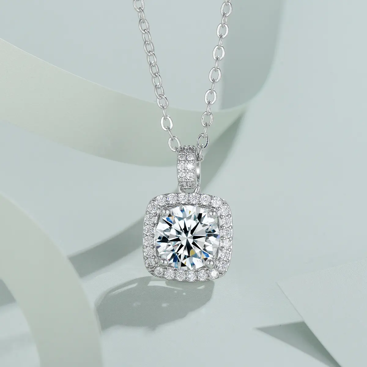 Super Flash Square Diamond Necklace for Women Temperamental Minority Advanced 2024 New Wholesale Summer Ins Clavicle Chain Zircon Full Diamond
