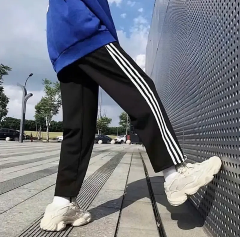 Quần thể thao Nam Nữ ba sọc trắng chất vải Thun ống xuông thoải mái khi vận động thể thao - Menswear, Ong 0