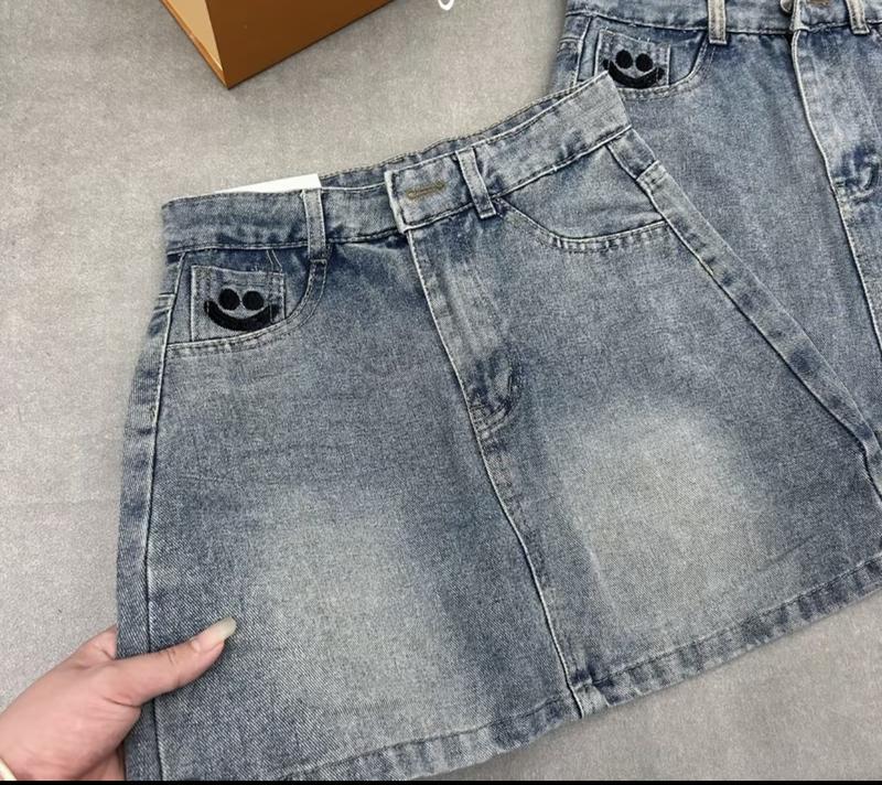 Chân Váy Jean Chữ A Thêu Hình Mặt Cười Có Quần Bên Trong VC-MC Women 4