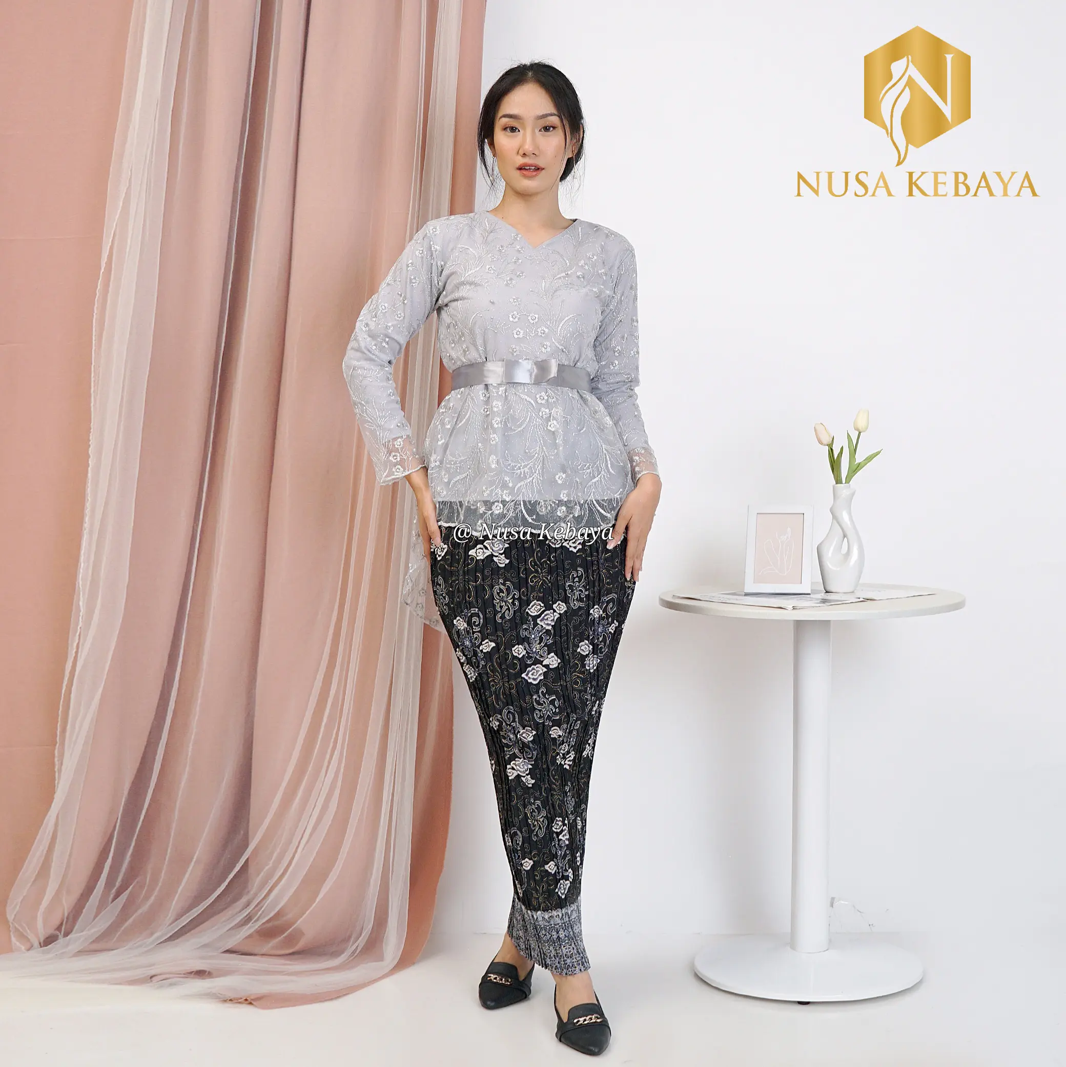 Setelan Kebaya Wisuda Bahan Brukat Tile Set Rok Plisket Batik