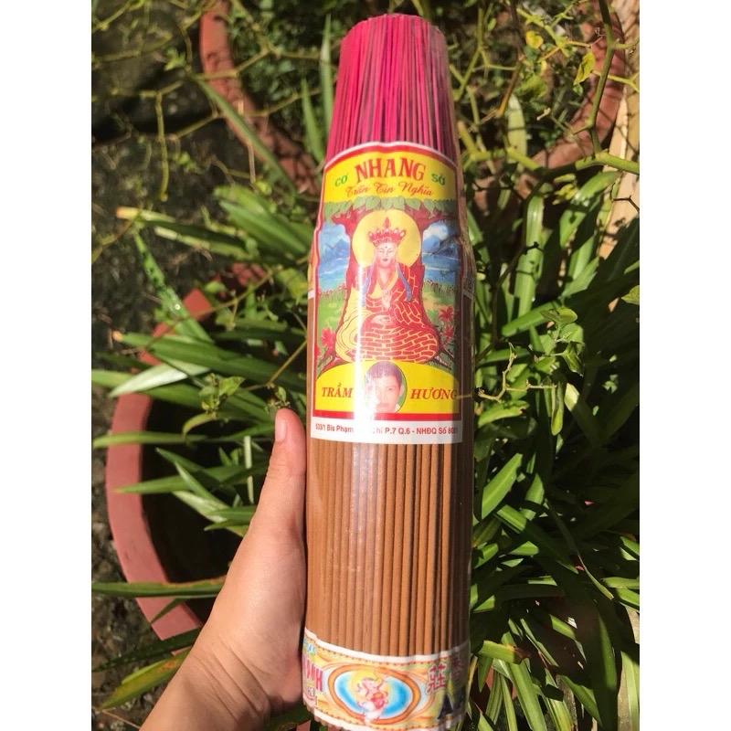  ￼ bó 0.5kg  nhang Trầm hương mùi thơm nhẹ ít khói  loại 3 tấc  nhang sạch 100% thiên nhiên k xịt tinh dầu 
