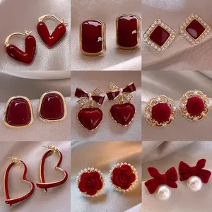【Ready】Anting Love Desain Mawar Tetes Glaze – Wine Red Glossy Elegan untuk Gaya Mewah Harian