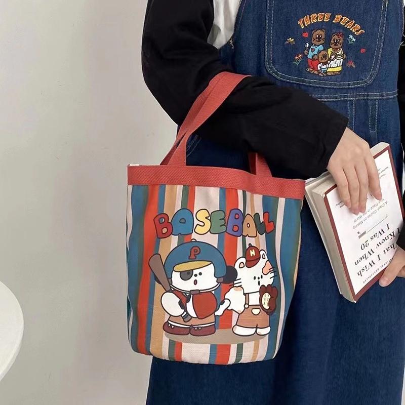 Product Introduction of Túi Bucket Vải Bố, Phong Cách Thường Ngày Tote, Dành Cho Nữ, In Hình Hoạt Hình, Túi Ăn Trưa, Túi Mua Sắm, Túi Đi Học 19