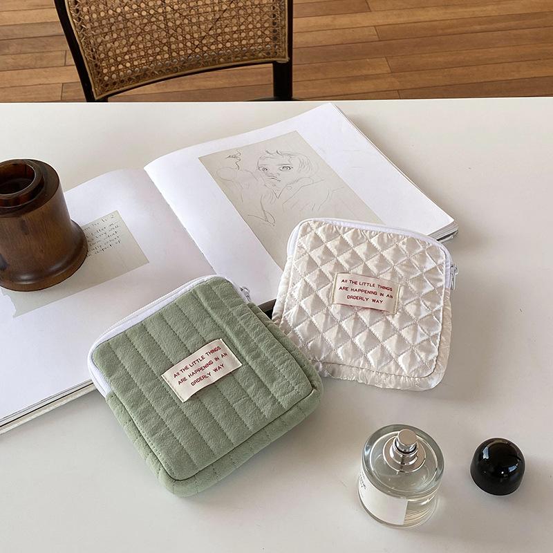 Product Introduction of Cute Portable Makeup Bag, Hygiene Cotton Bag, Earphone Bag, Lipstick Bag, Digital Organizer Bag 6
