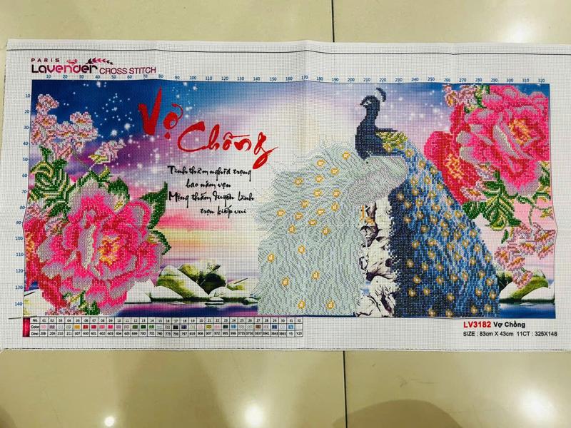 Tranh thêu chữ thập vợ chồng chim công hoa mẫu đơn - 83 x 43 cm - Tự thêu 2