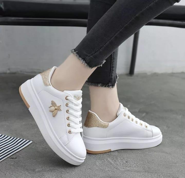 Shoestea. Sepatu Sneakers Wanita Preasi lebah Terbaru Dua Warna Aneka Ukuran untuk Wanita 37-40 Casual 3