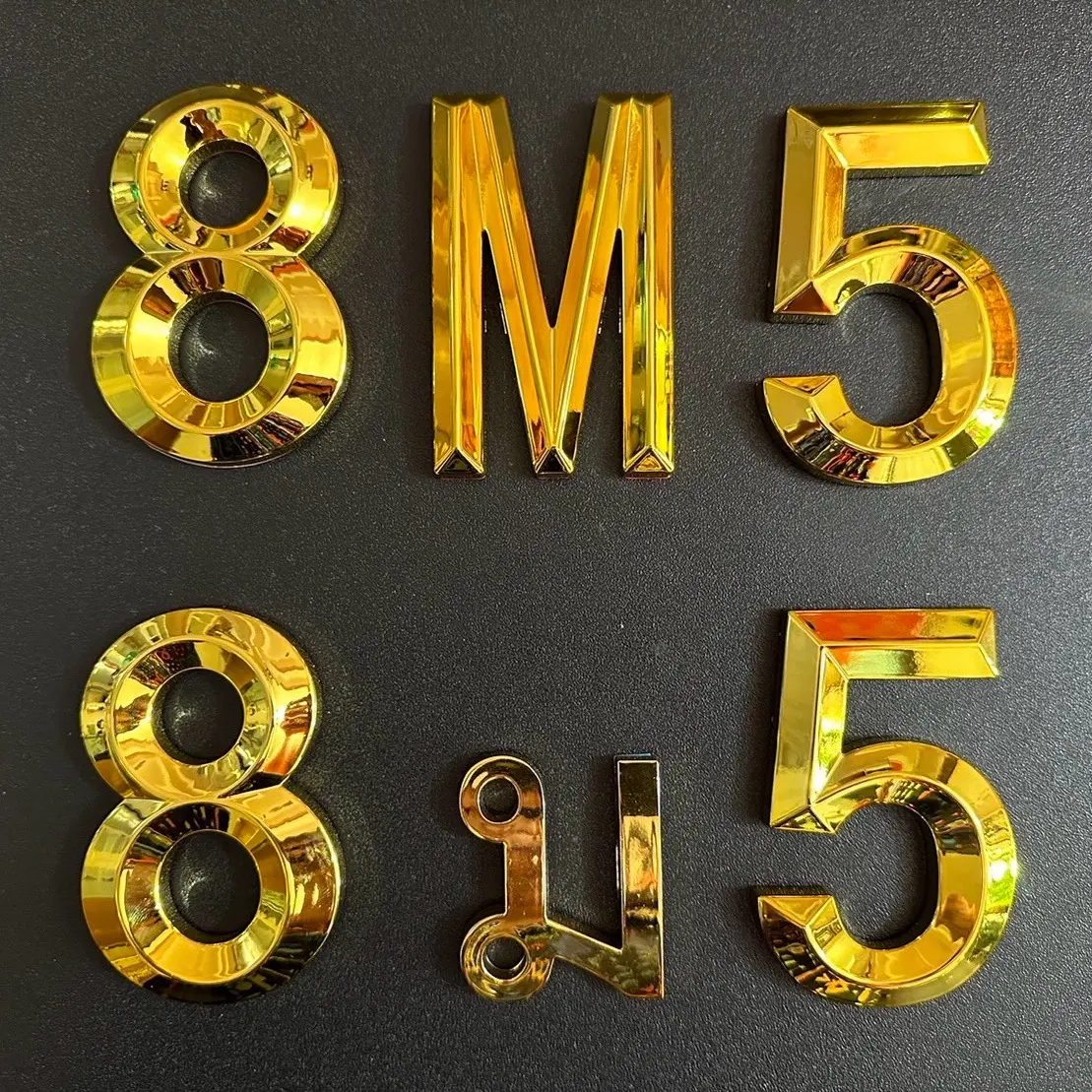 ตัวเลข ฟร้อนโมเดิร์น สีทอง  ขนาดสูง 9 CM มีกาวในตัว