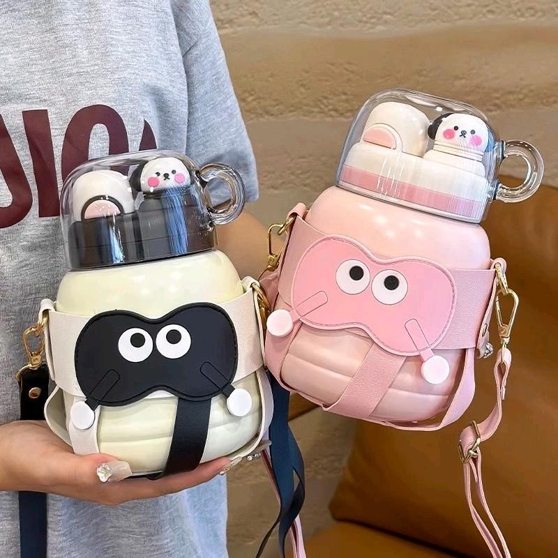 Bình nước giữ nhiệt 900ml nắp cừu dễ thương inox 316 có ống hút dây đeo, nắp làm cốc( tặng kèm sticker 2D&3D)