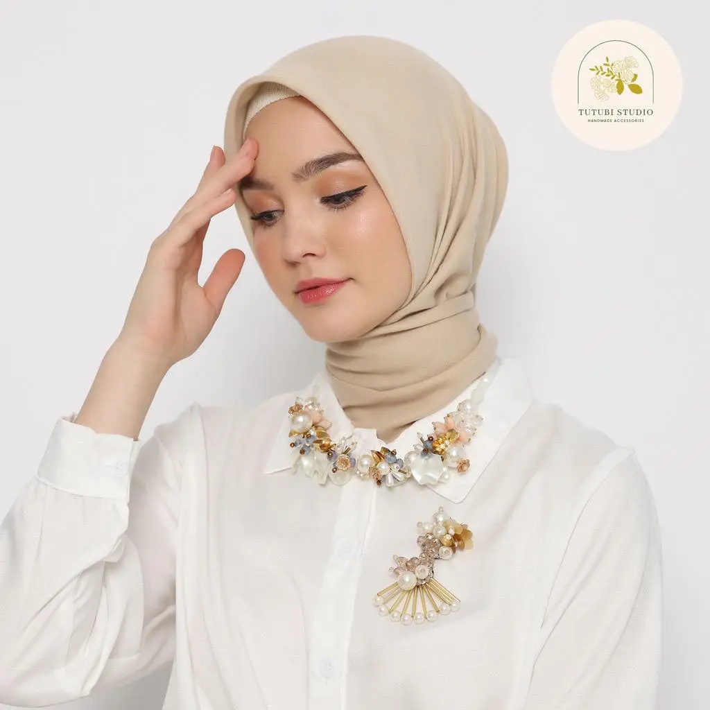 JEHANA NECKLACE & RAISA BROOCH / Handmade Beads Necklace Brooch / Kalung Bros Manik Mute Cantik / Kalung Bros Wanita / Kalung Bros Hijab Friendly / Daily & Special Events Brooch & Necklace /