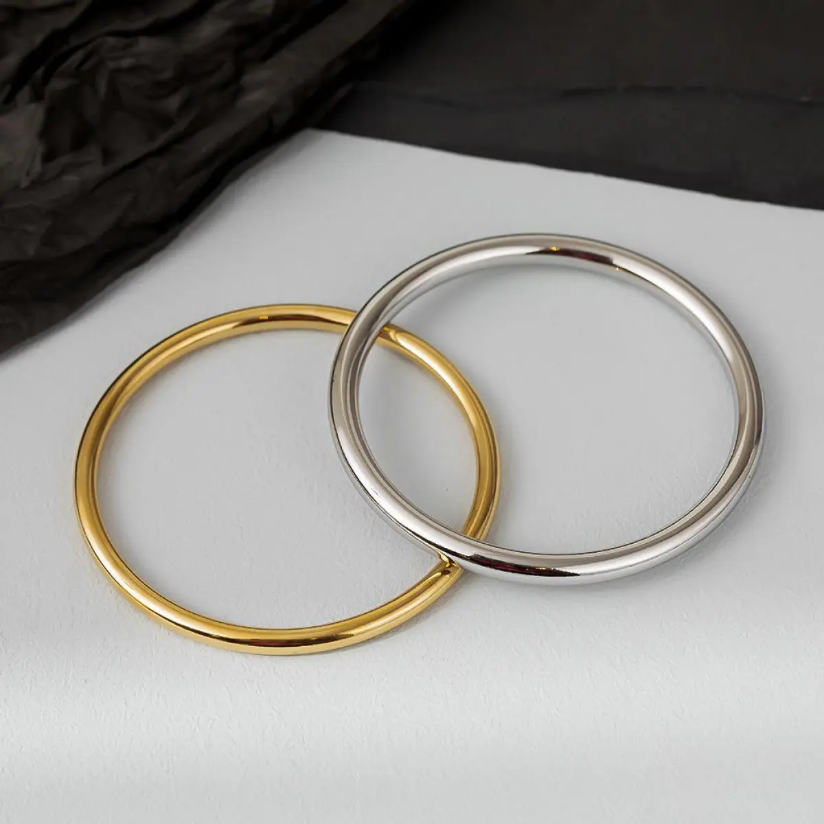 Vòng Tay Trơn Di Sản Sansheng Không Phai Màu, Phong Cách Quốc Gia, Vòng Tay Đơn Giản, Dễ Phối Đồ, Làm Bằng Thép Titan, Thích Hợp Cho Nữ Phụ Kiện， Móc Khoá