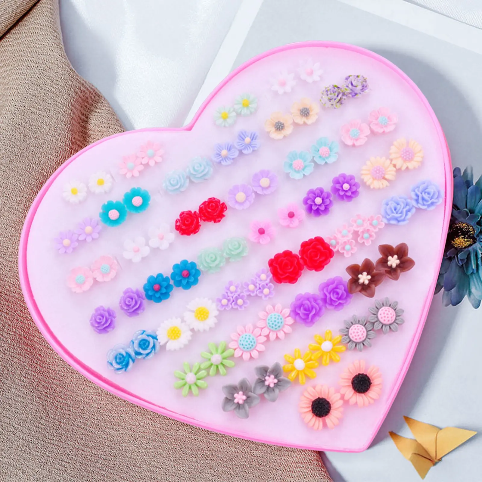 [MYY] 36 Pairs Women Ear Studs Set Shining Multi-Color Cartoon Lightweight No Harm Decorative Stainless Different Shapes Stud Earrings Set Gift