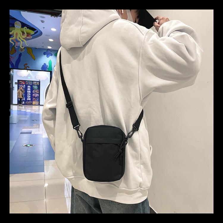 Product Introduction of túi Messenger Dành Cho Nam Giới, Thương Hiệu Thời Trang Mới 2024, Phong Cách Thường Ngày Và Đơn Giản, Túi Đựng Điện Thoại Di Động Túi Đeo Vai Nhỏ Thích Hợp Cho Nam Giới, Phong Cách Ins, Ba Lô, Túi Đeo Vai Nữ 13