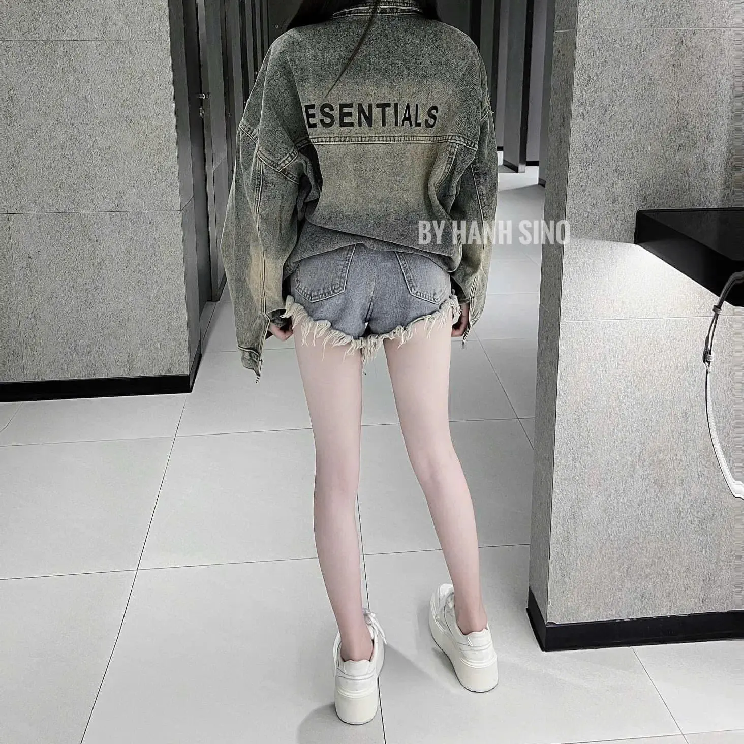 Áo khoác jean nữ tay dài form rộng trơn màu xanh bụi,Áo Jeans nữ, áo jeans Basic dáng rộng [Áo bò Esential]