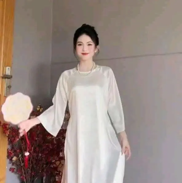 Áo dài mặc tết form suông cổ tròn tay loe
