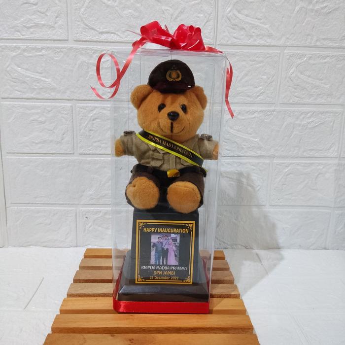 Gambar Boneka Bear Profesi Polisi 26 cm Hadiah Kelulusan Polwan Happy Inauguration Dolls Kado Kenaikan Pangkat Bonekahandmadesukasuka Toys - PIALA PROFESI dari Bonekahandmadesukasuka Kota Surakarta Tokopedia