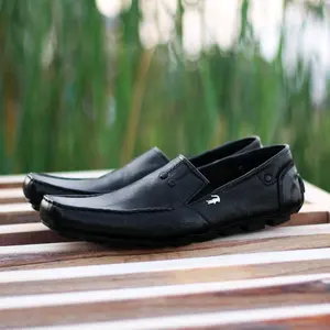 Sepatu slip on hitam crocodile kulit sapi asli nyaman dan ringan saat dipakai Karet Shoes Flat Pria