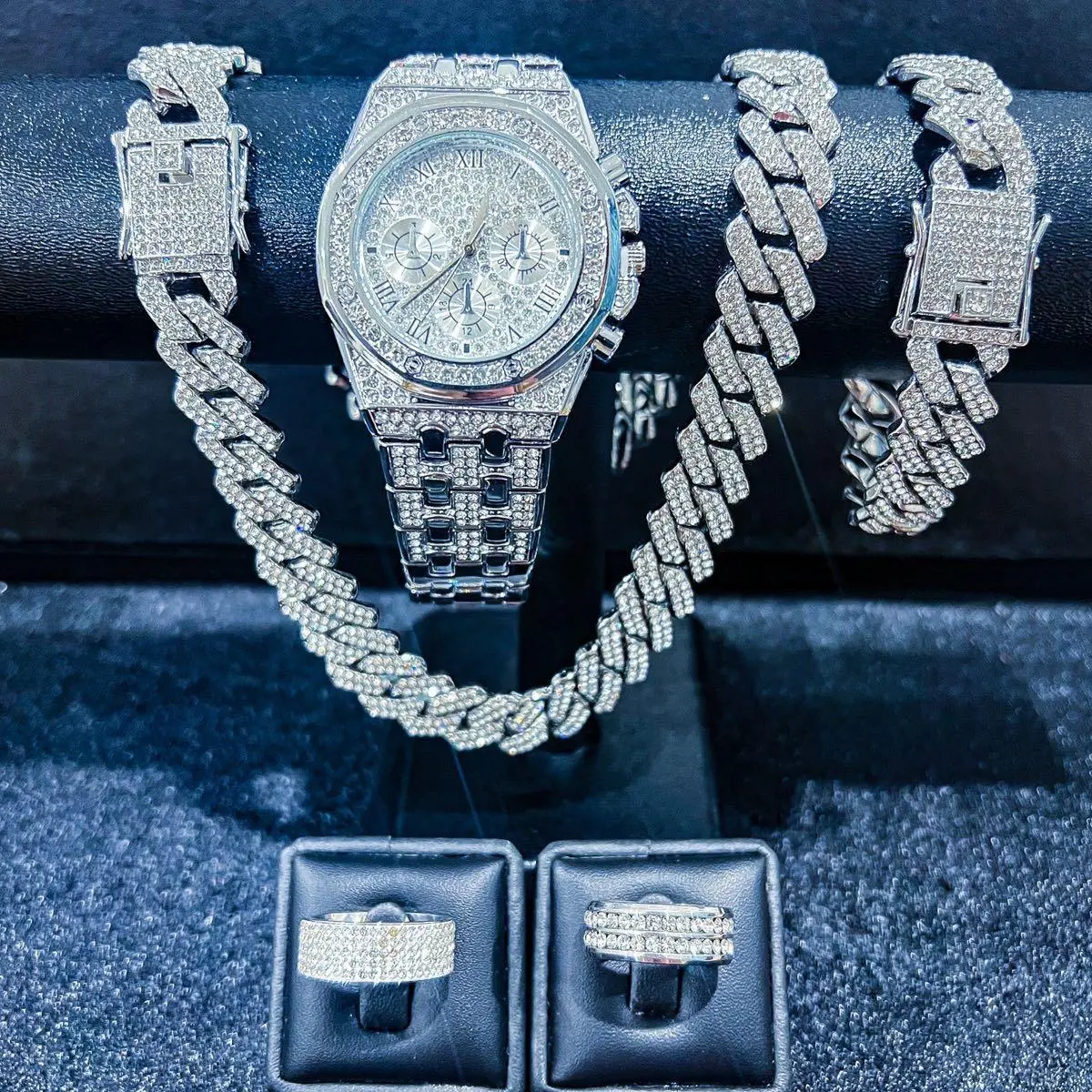 (COMBO 5) Đồng Hồ Đính Đá, Dây Chuyền, Vòng Tay Và 2 Nhẫn Đính Đá Zirconis Cao Cấp - Mã K5