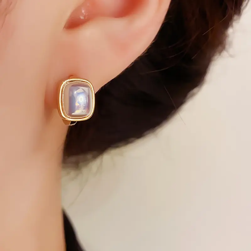 Temperament Square White Pearl Earrings with Earrings, Fashionable and Versatile for Women, Retro Earrings, Birthday Party Gifts