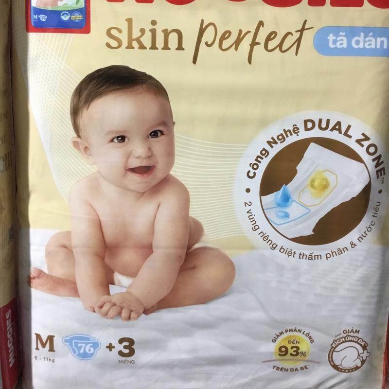 Mẫu Mới Tặng Thêm 3 Miếng - Tã dán Huggies M76 Skin Perfect Cho Bé Từ 6-11kg -  Bỉm Dán Huggies Size M Cho Bé